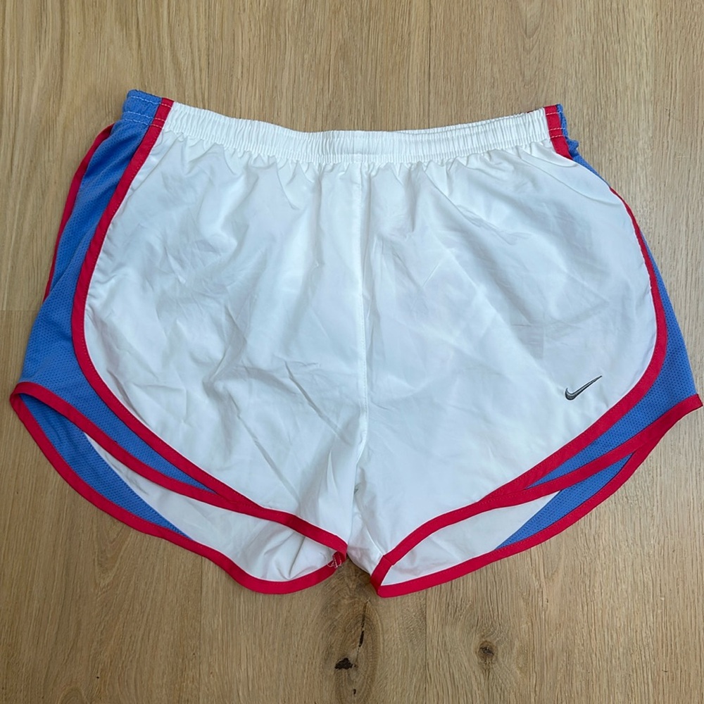 Nike women’s shorts size M